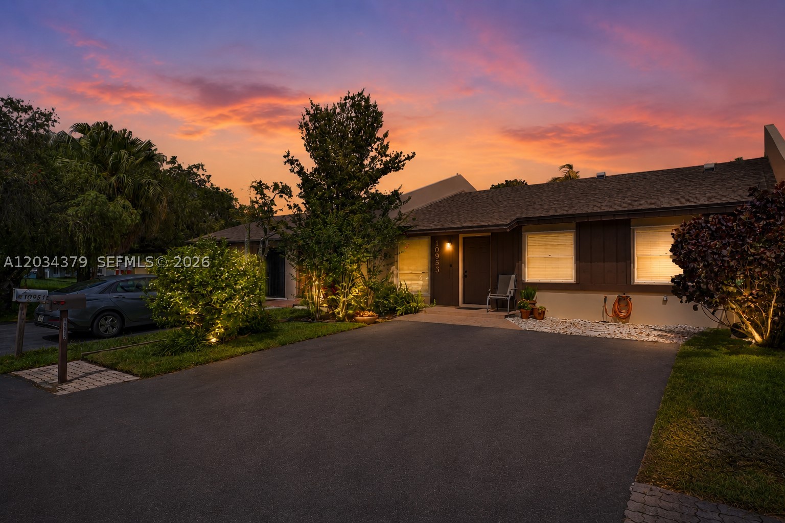DEVON-AIRE VILLAS SEC 2 - Residential