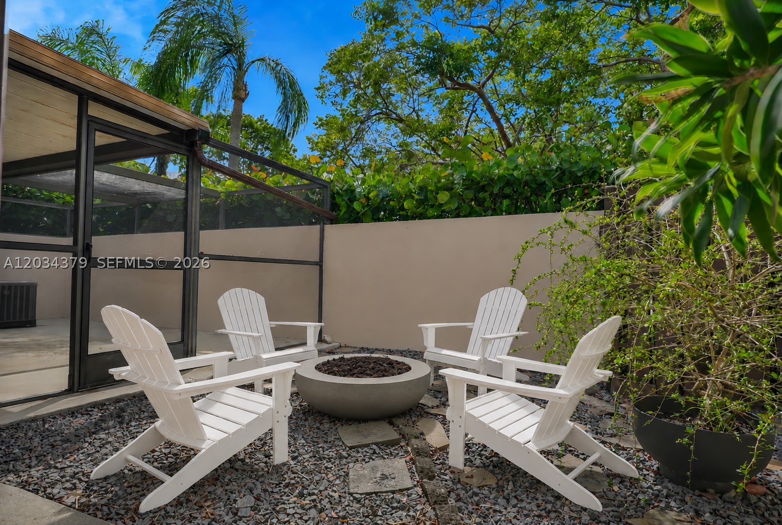 DEVON-AIRE VILLAS SEC 2 - Residential