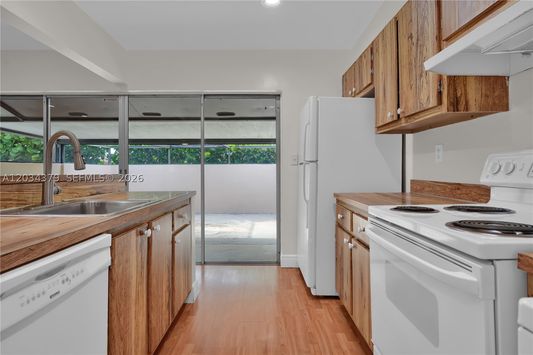 DEVON-AIRE VILLAS SEC 2 - Residential