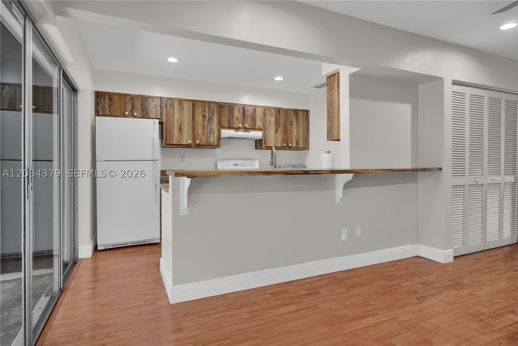 DEVON-AIRE VILLAS SEC 2 - Residential