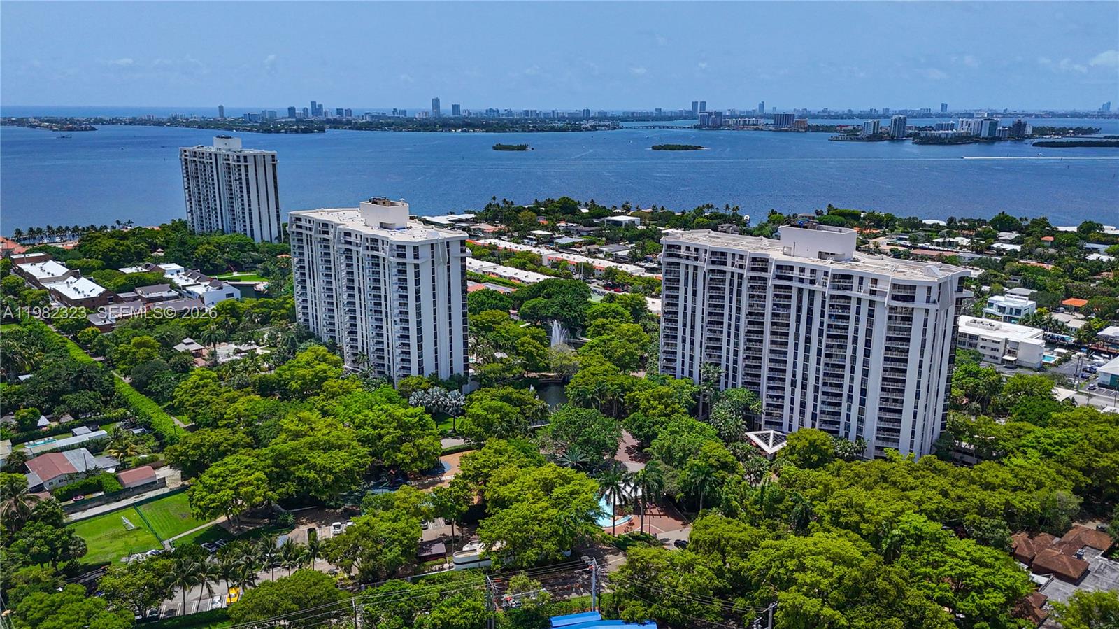 TOWERS OF QUAYSIDE CONDO - Residential
