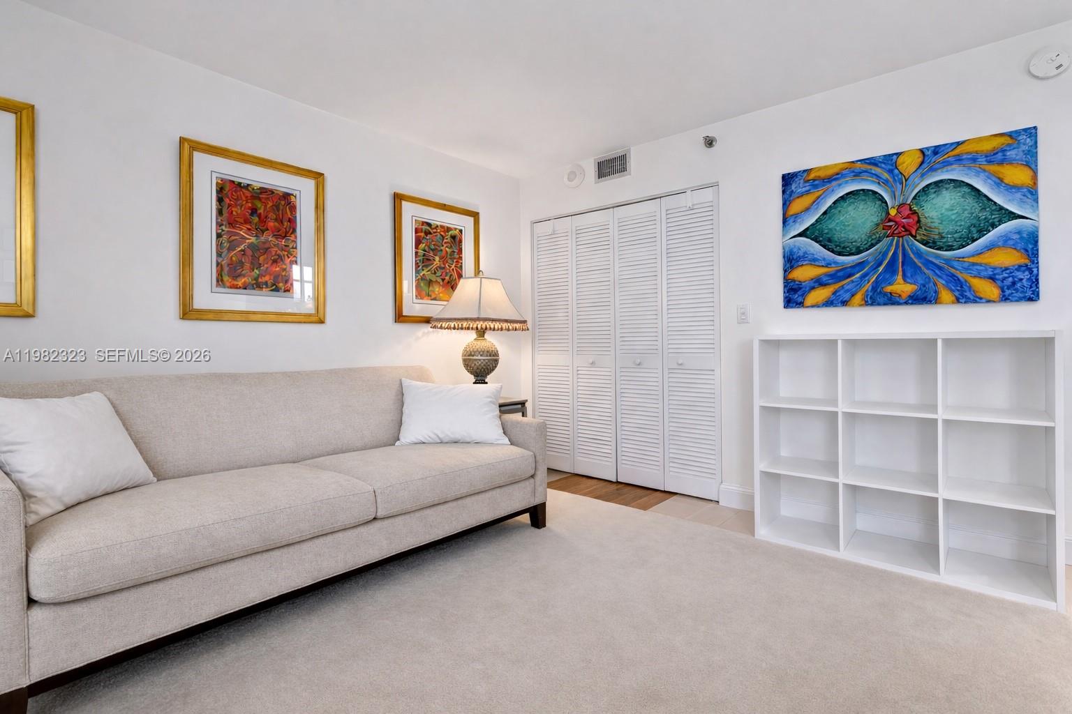 TOWERS OF QUAYSIDE CONDO - Residential