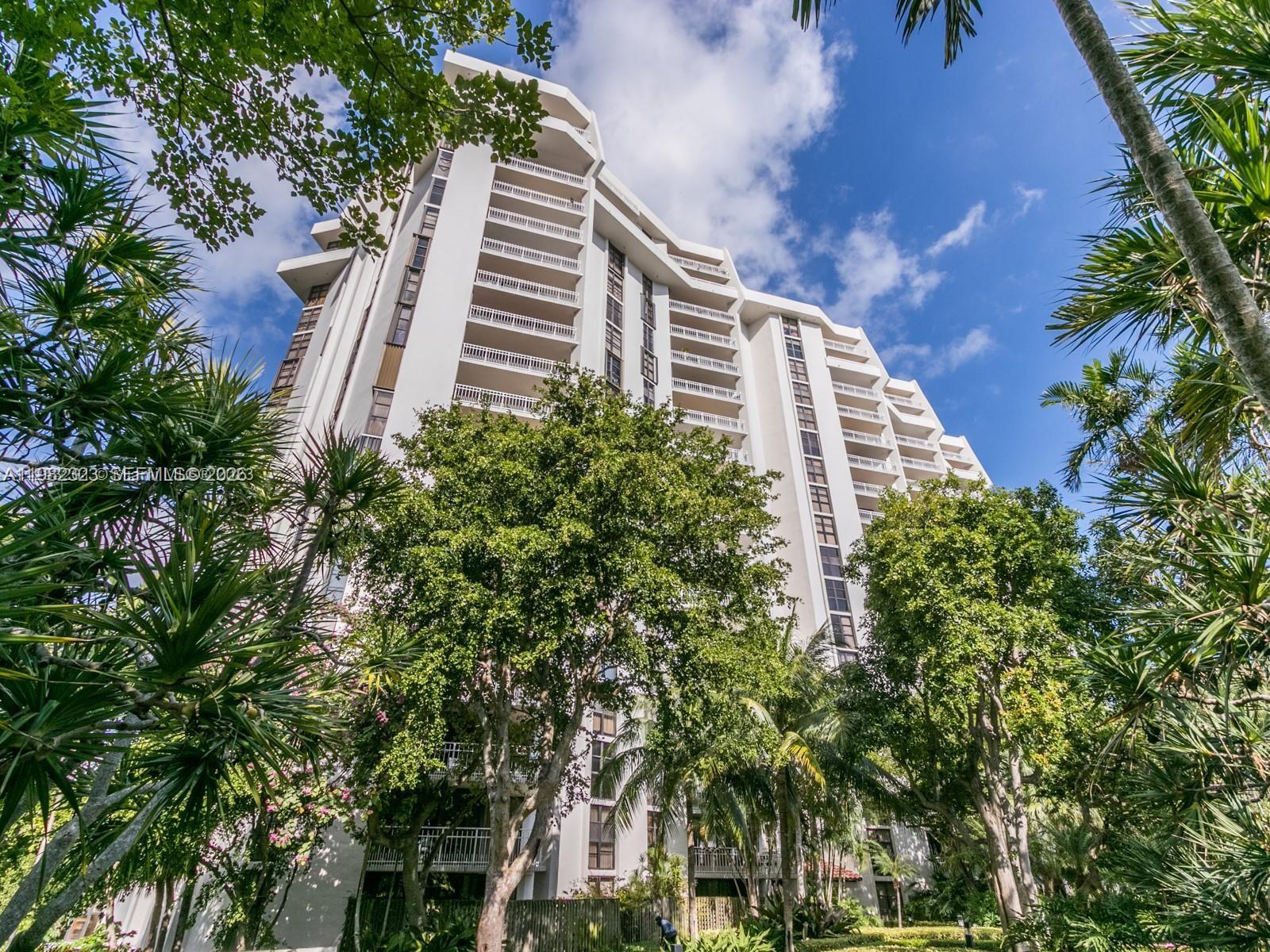 TOWERS OF QUAYSIDE CONDO - Residential