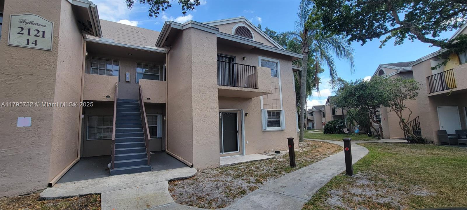 REFLECTIONS AT PEMBROKE P - Residential Lease