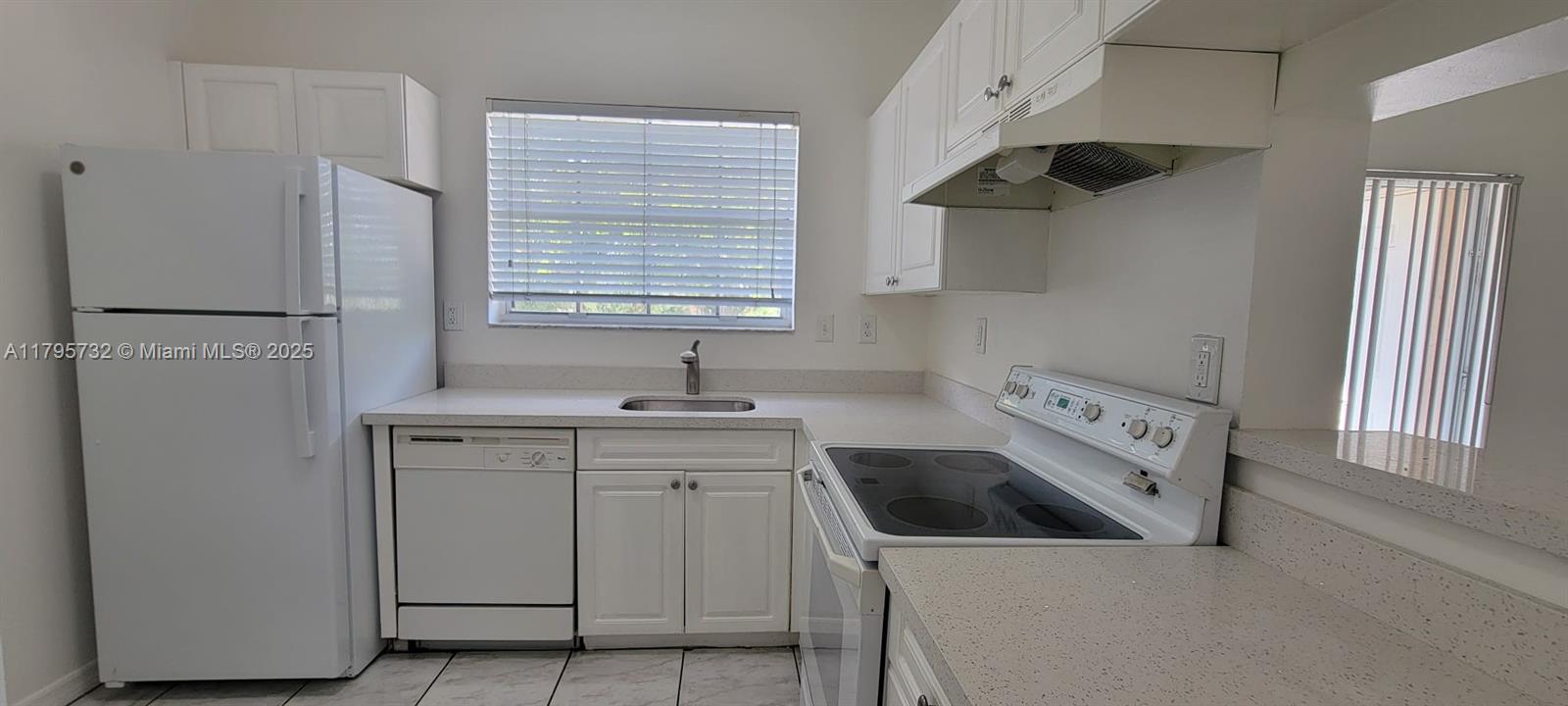 REFLECTIONS AT PEMBROKE P - Residential Lease