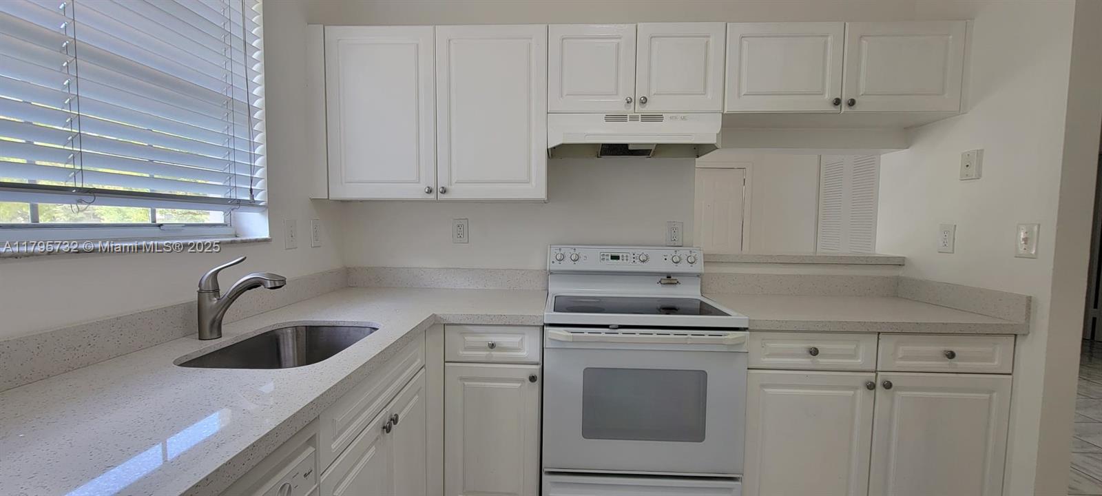 REFLECTIONS AT PEMBROKE P - Residential Lease