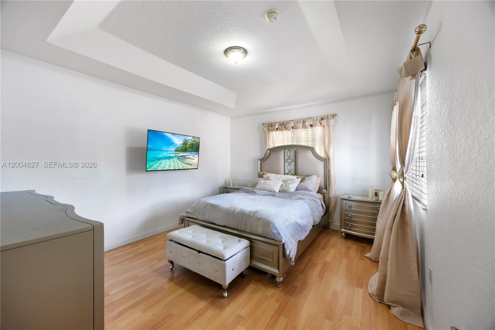 MANDARIN LAKES - Residential