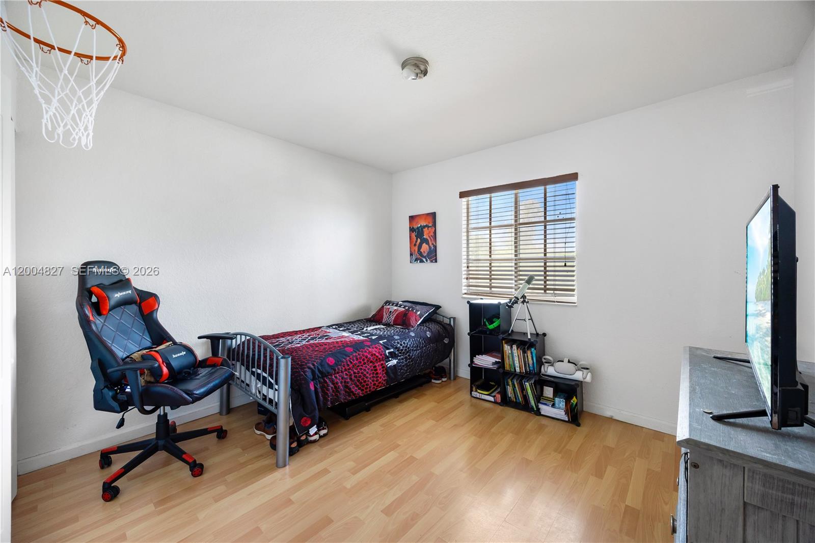 MANDARIN LAKES - Residential