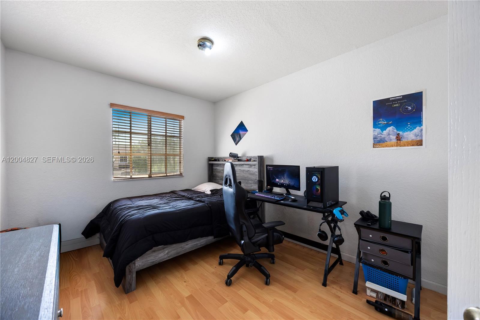 MANDARIN LAKES - Residential