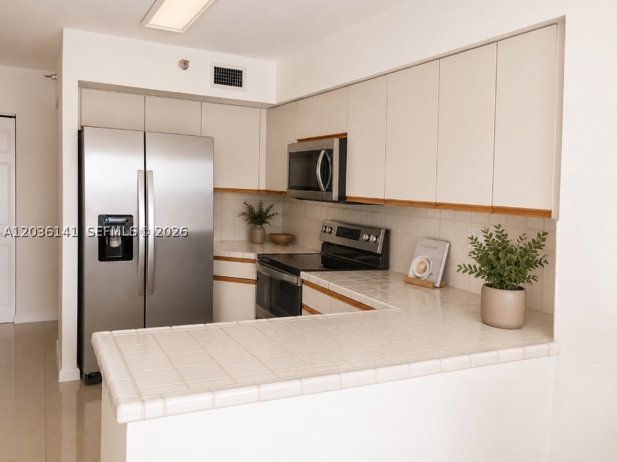 MYSTIC POINTE TOWER 500 C - Residential Lease