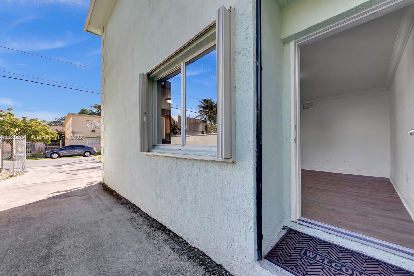 Beautiful 2 bedroom 1 bath apartment with one assigned parking and washer & dryer in unit. To schedule an appointment scroll down to find the listing agent info - call Alexander International Realty.