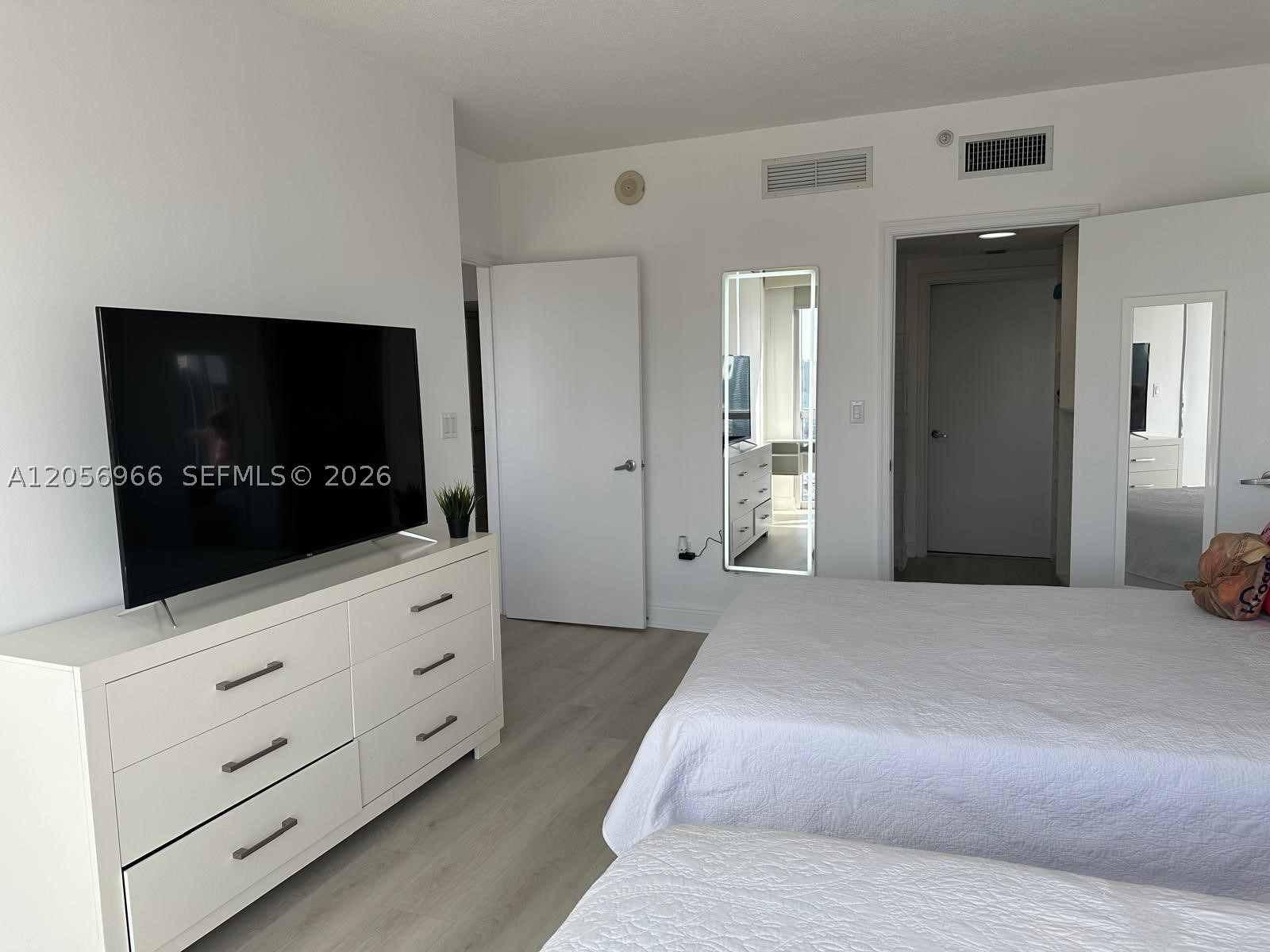 OPERA TOWER CONDO - Residential