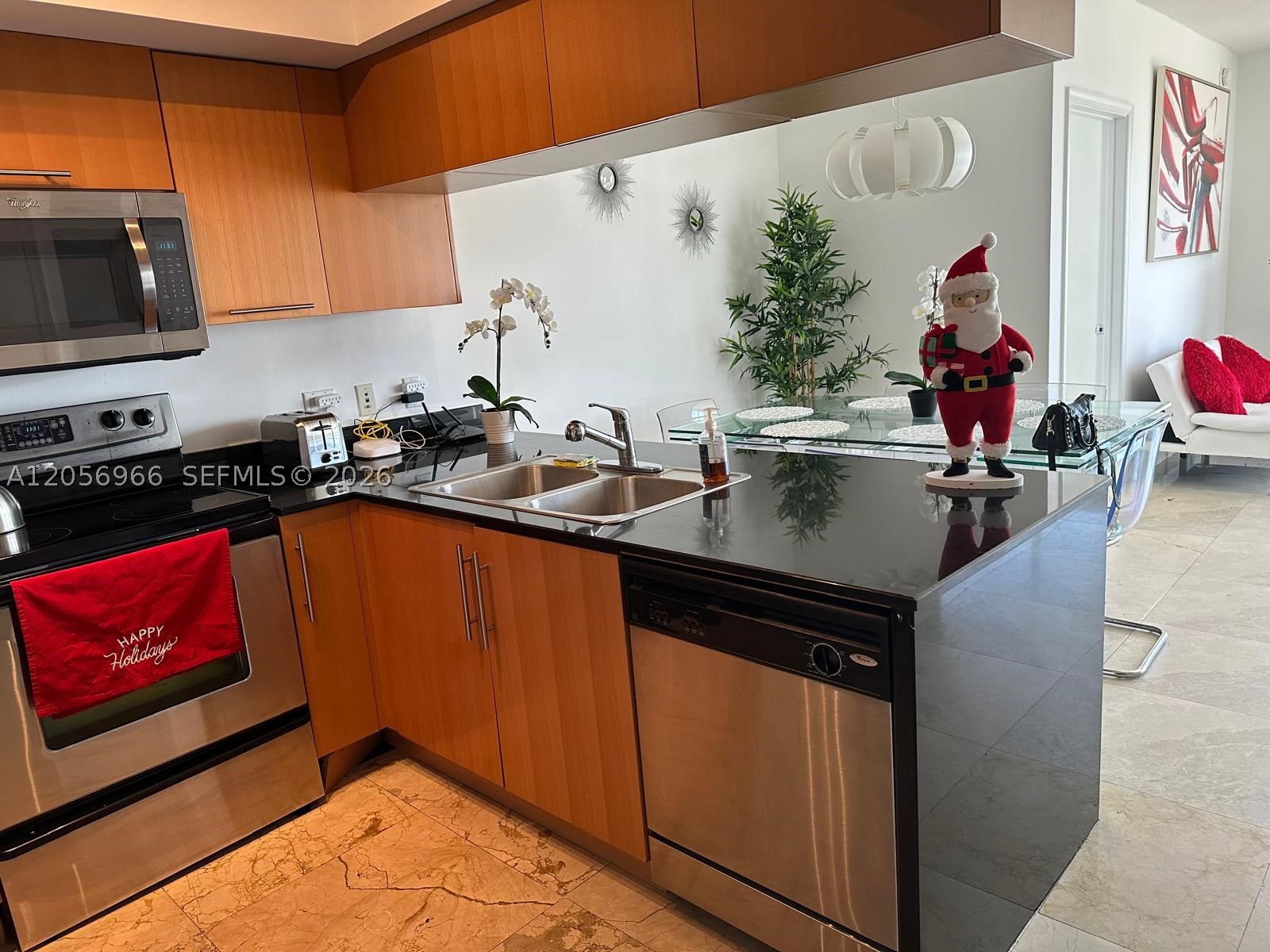 OPERA TOWER CONDO - Residential