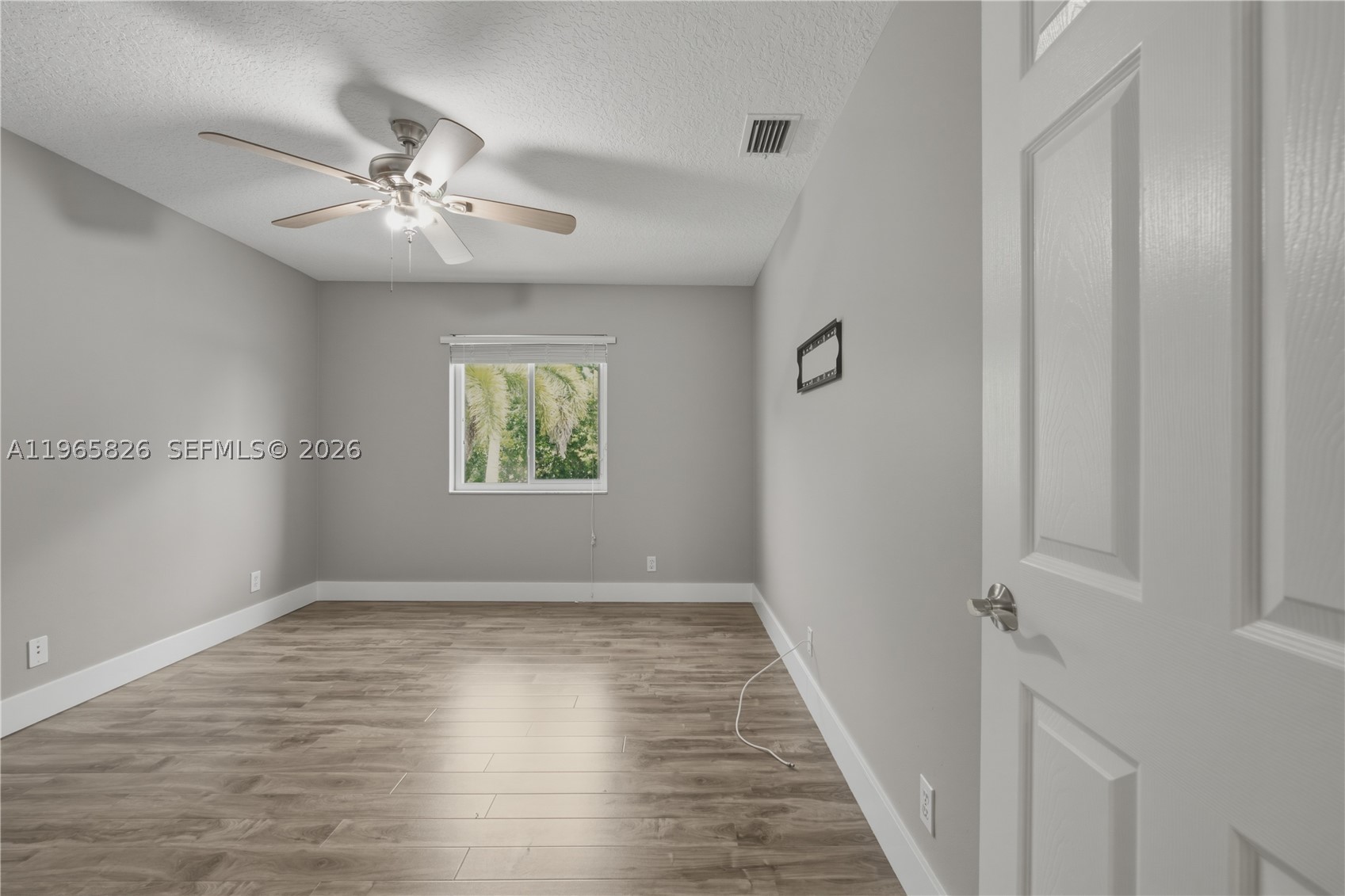 KENSINGTON - Residential