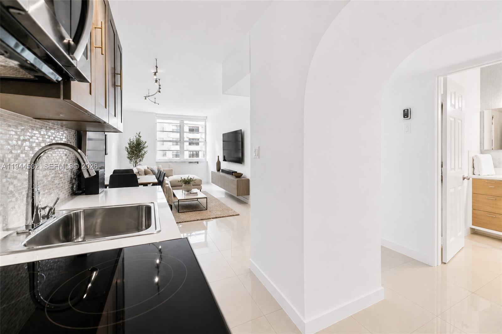 THE DECOPLAGE CONDO - Residential