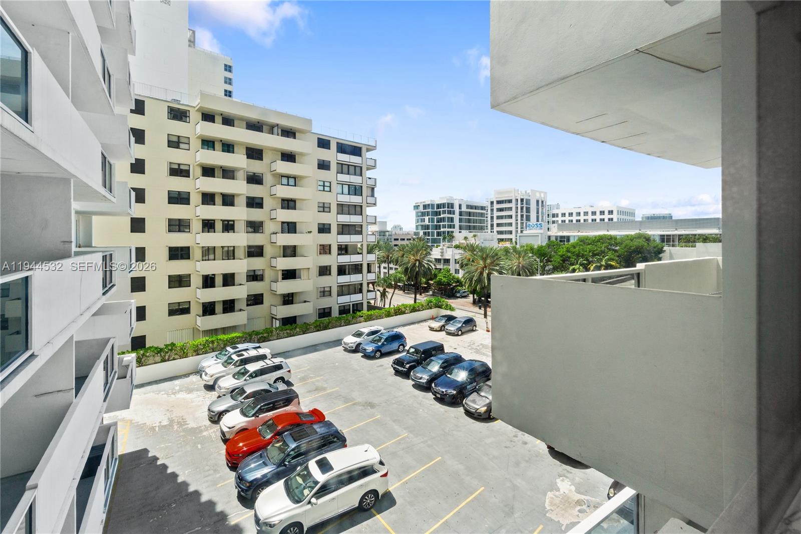 THE DECOPLAGE CONDO - Residential