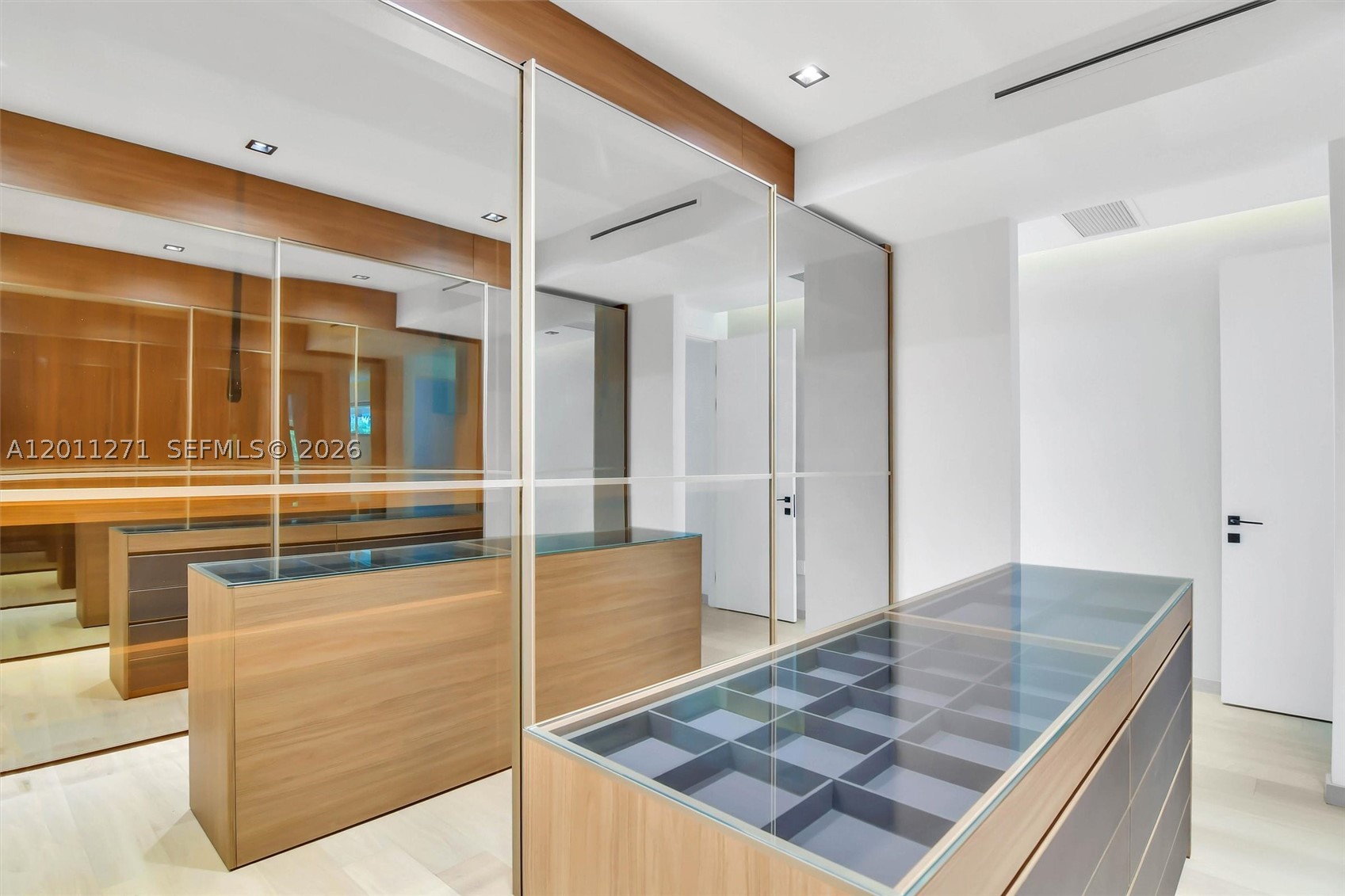 BRICKELL ESTATES - Residential