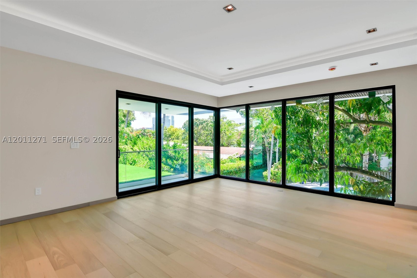 BRICKELL ESTATES - Residential