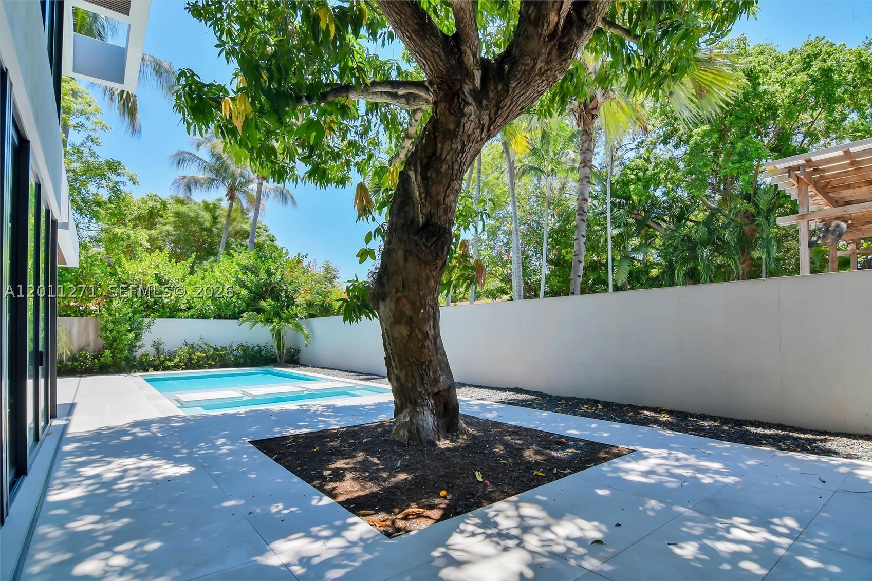 BRICKELL ESTATES - Residential