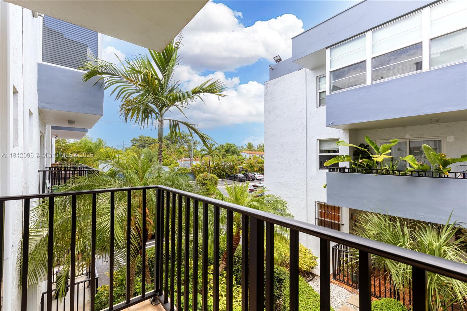 GROVE GARDENS CONDO - Residential