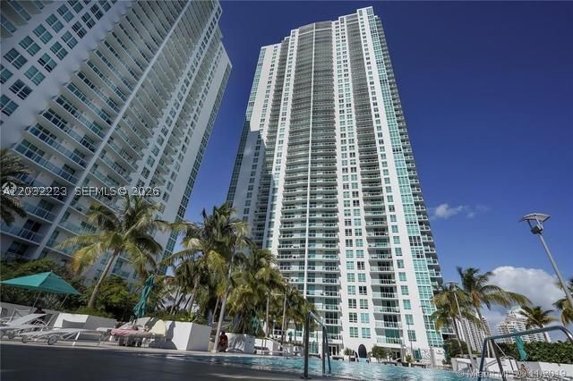 THE PLAZA 851 BRICKELL CO - Residential Lease