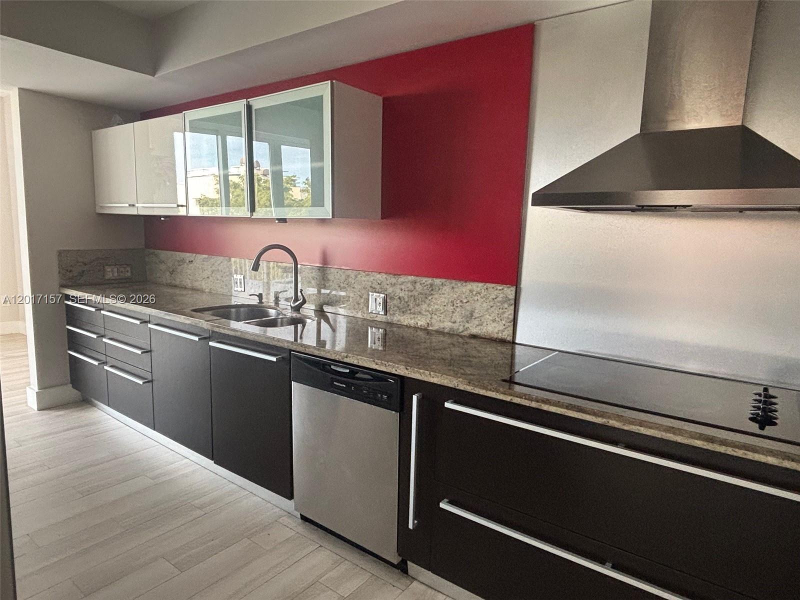 THE PYRAMIDS @ KEY BISCAY - Residential