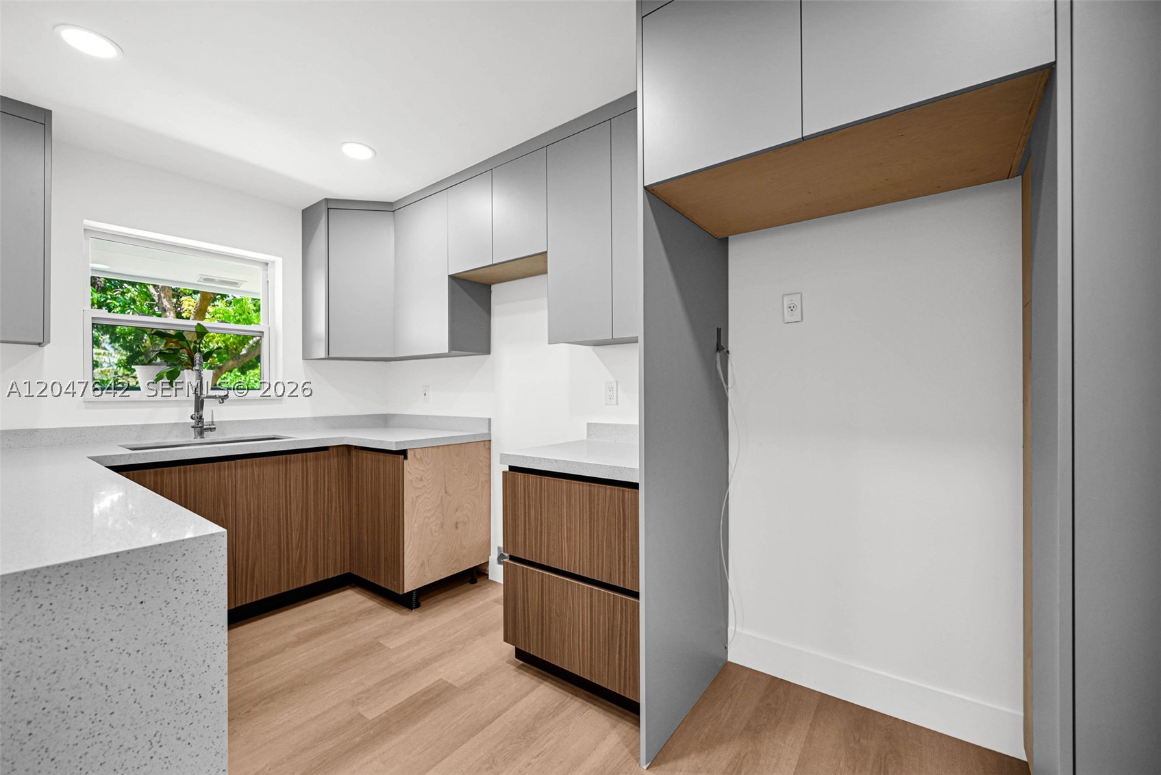 MEADOW WOOD MANOR SEC 6 - Residential