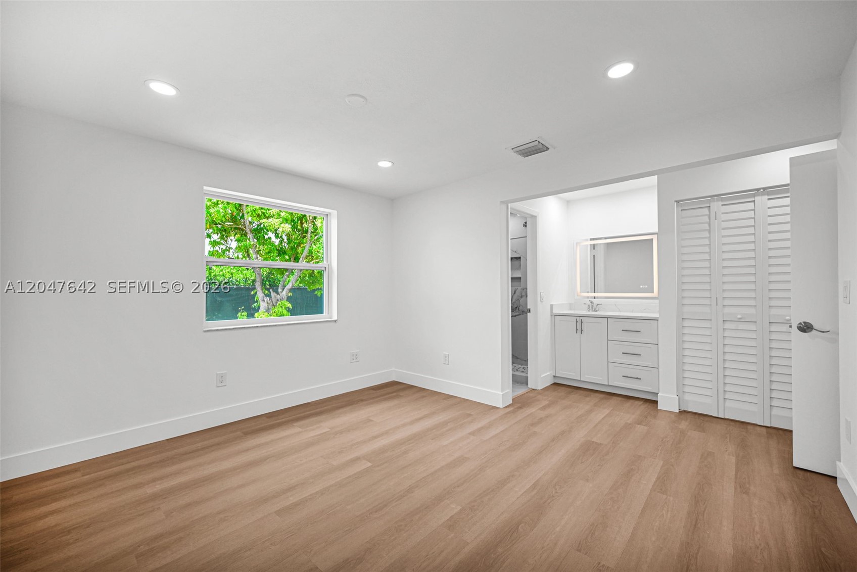 MEADOW WOOD MANOR SEC 6 - Residential