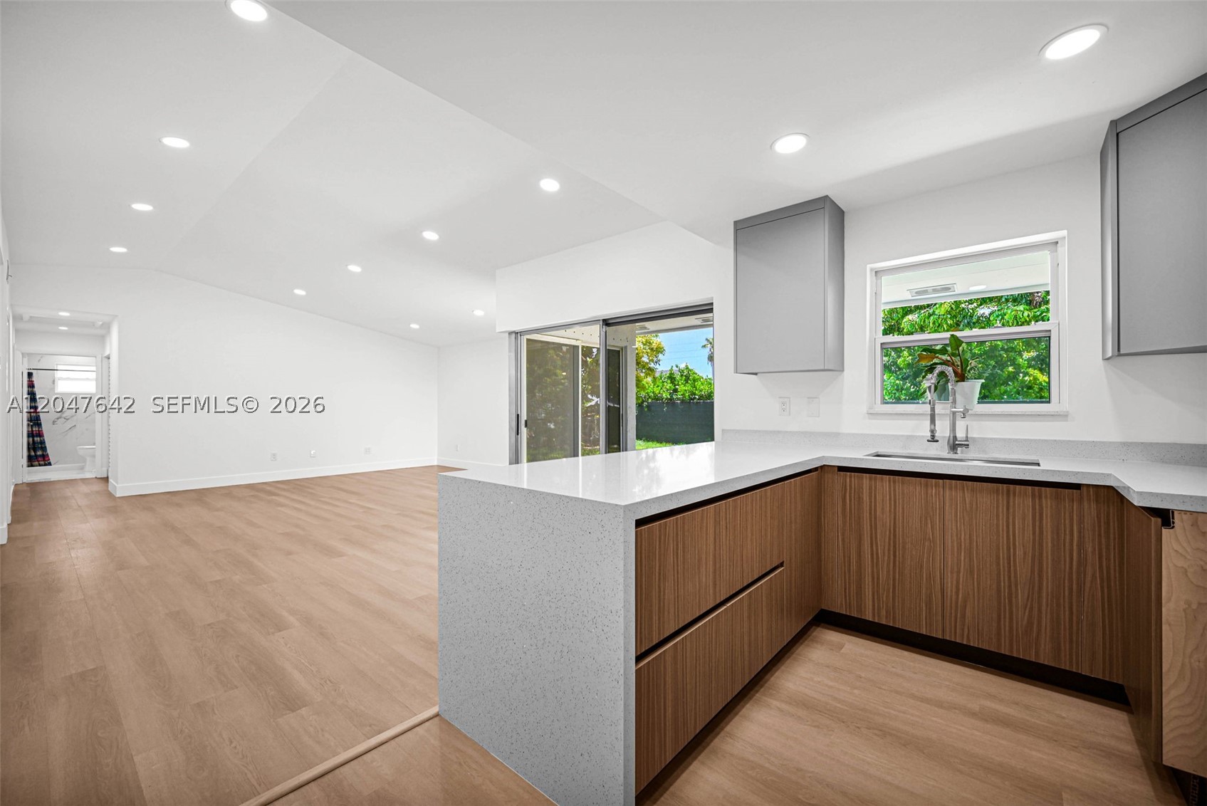 MEADOW WOOD MANOR SEC 6 - Residential