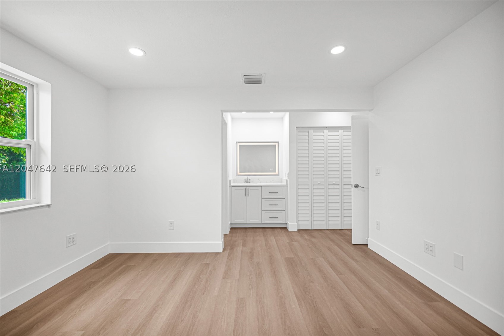 MEADOW WOOD MANOR SEC 6 - Residential