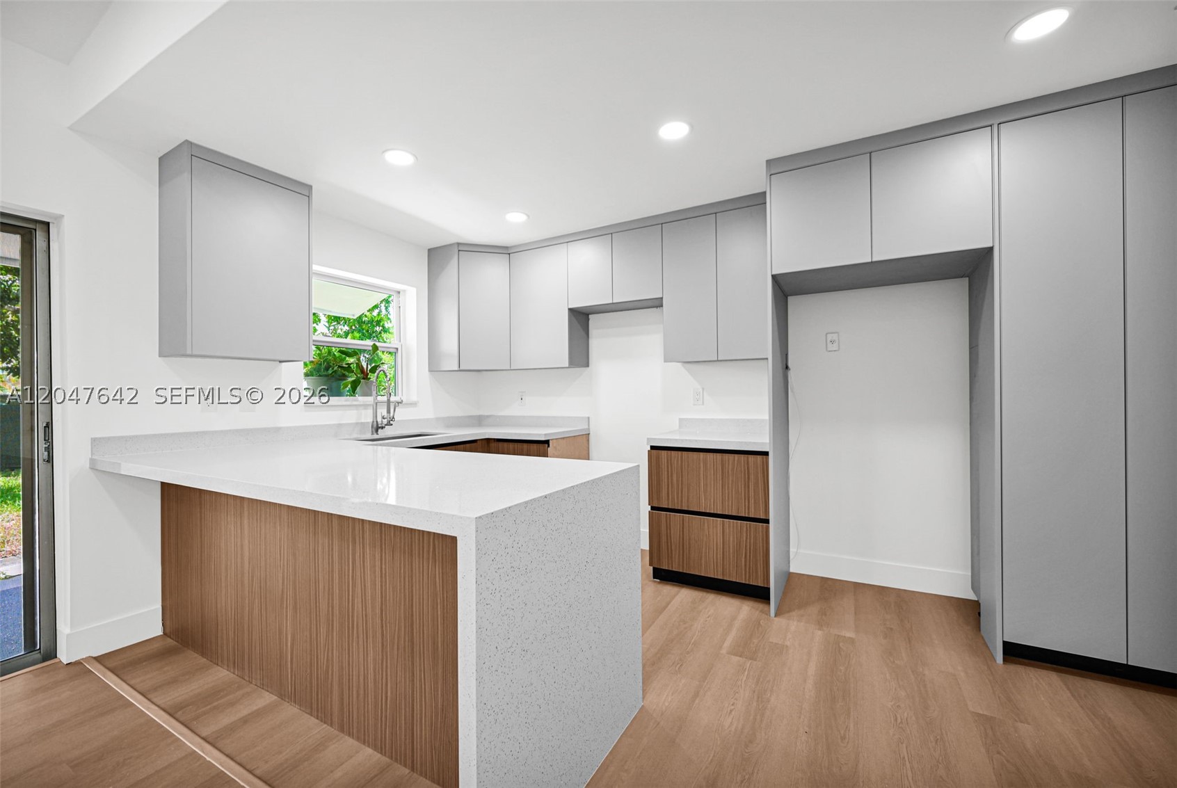 MEADOW WOOD MANOR SEC 6 - Residential