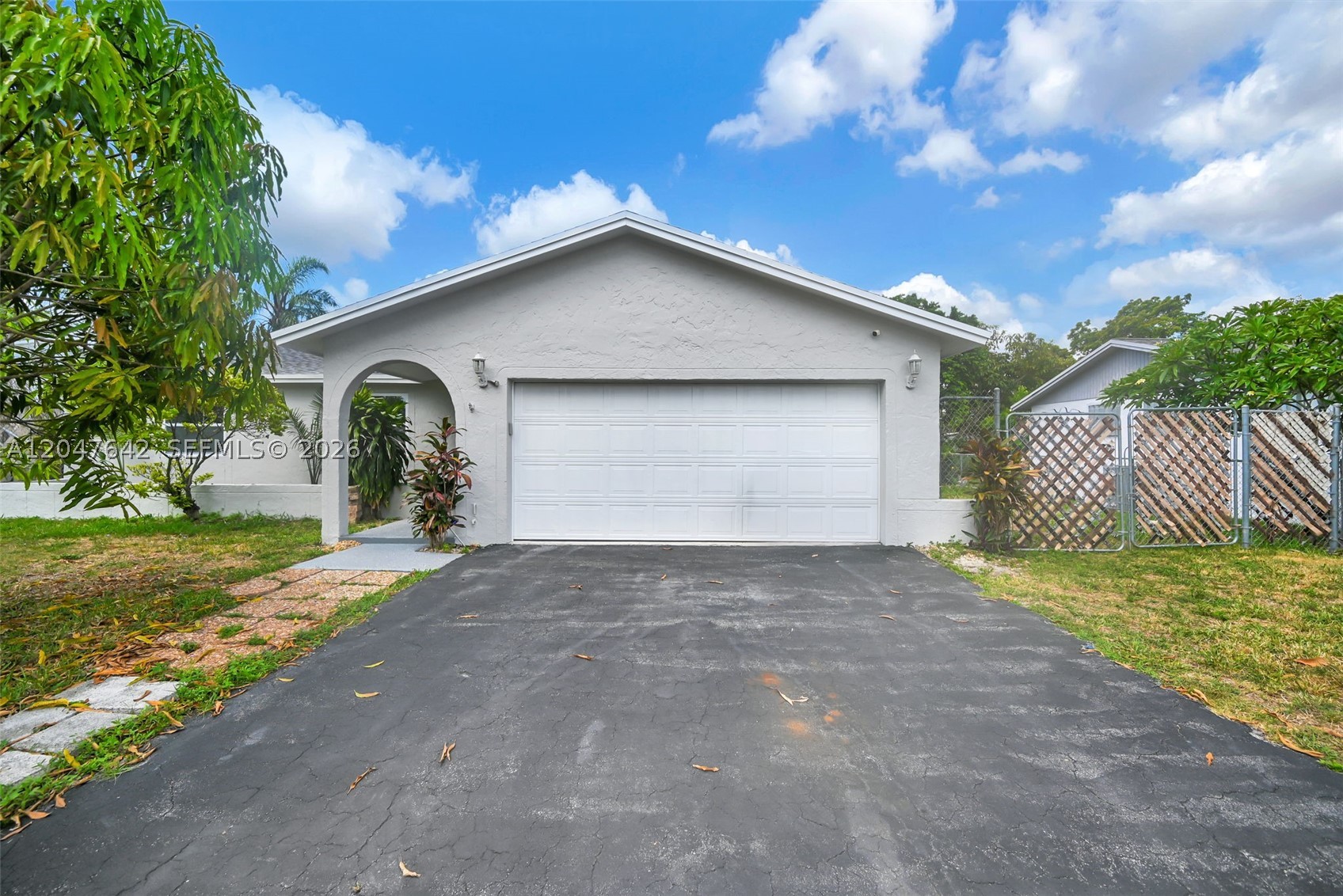 MEADOW WOOD MANOR SEC 6 - Residential