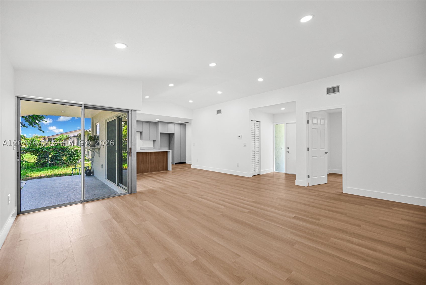 MEADOW WOOD MANOR SEC 6 - Residential