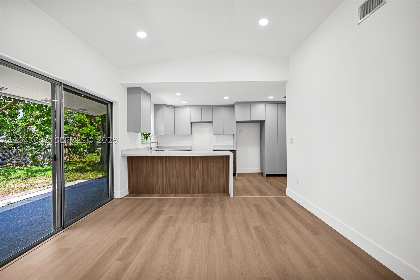 MEADOW WOOD MANOR SEC 6 - Residential