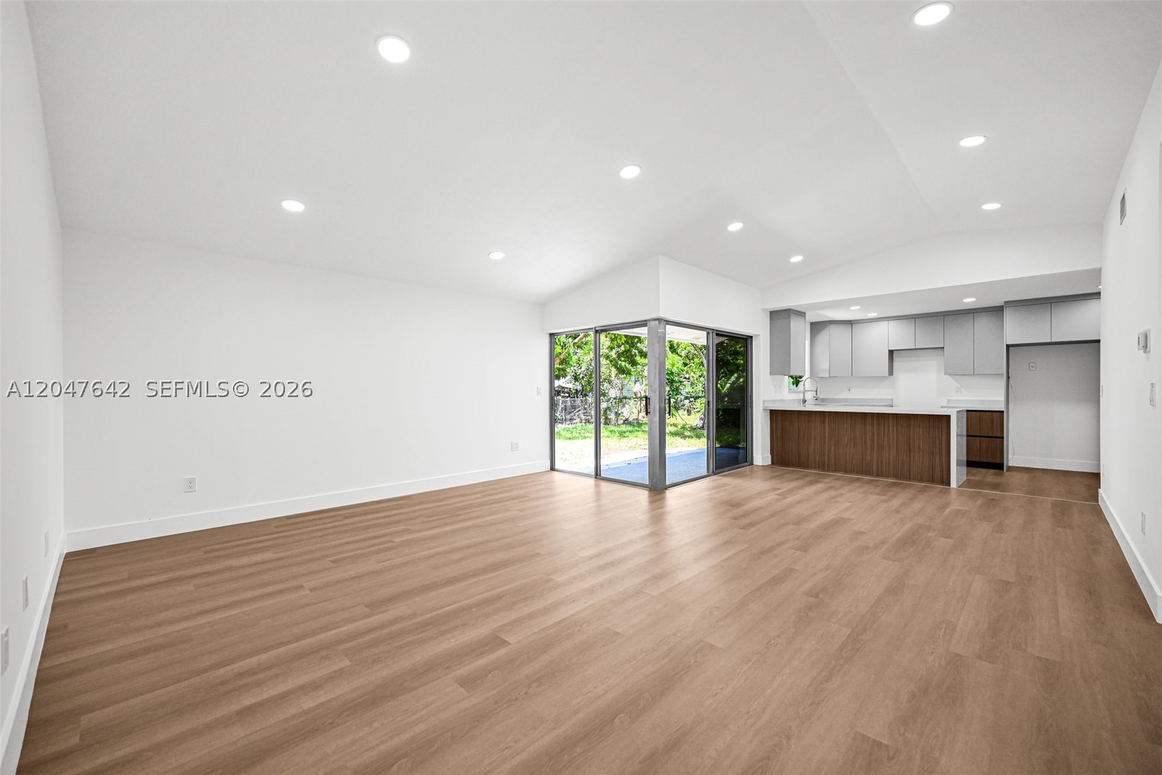 MEADOW WOOD MANOR SEC 6 - Residential