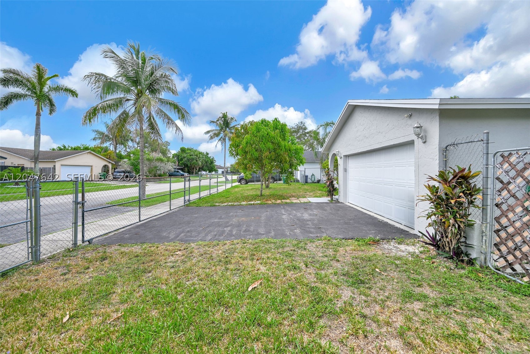 MEADOW WOOD MANOR SEC 6 - Residential