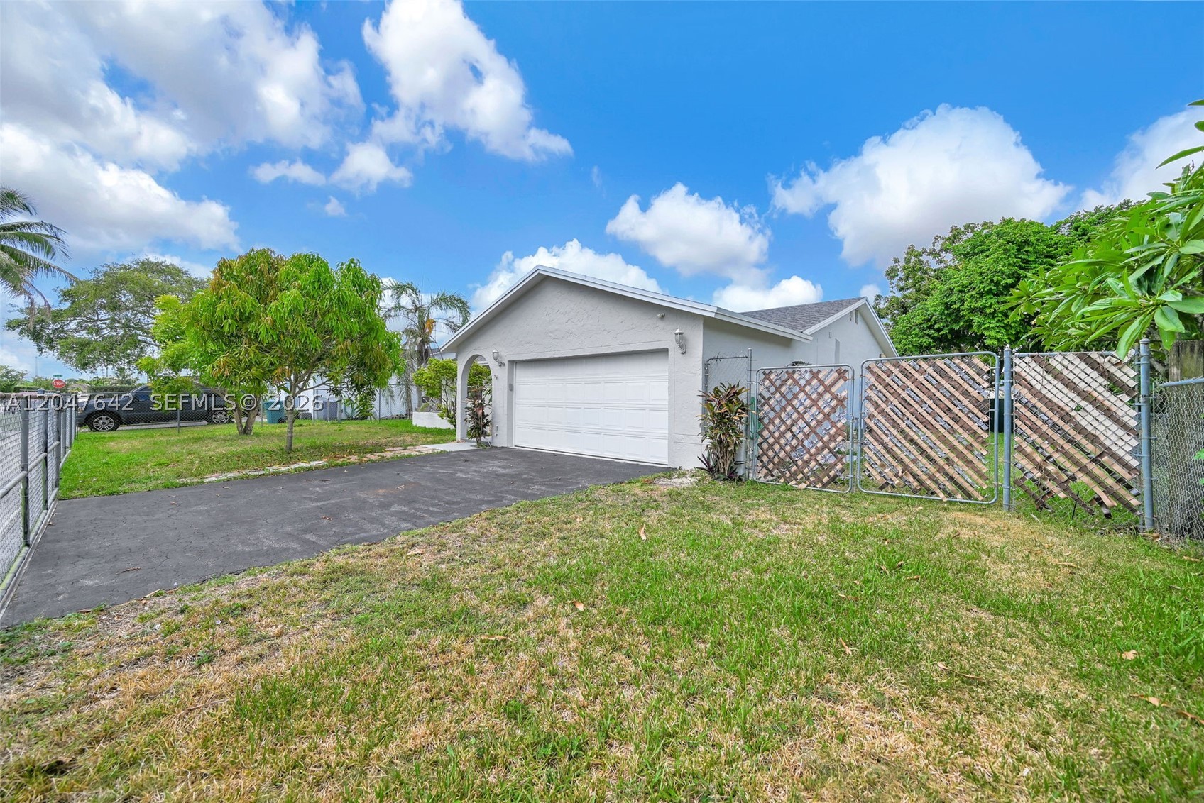MEADOW WOOD MANOR SEC 6 - Residential