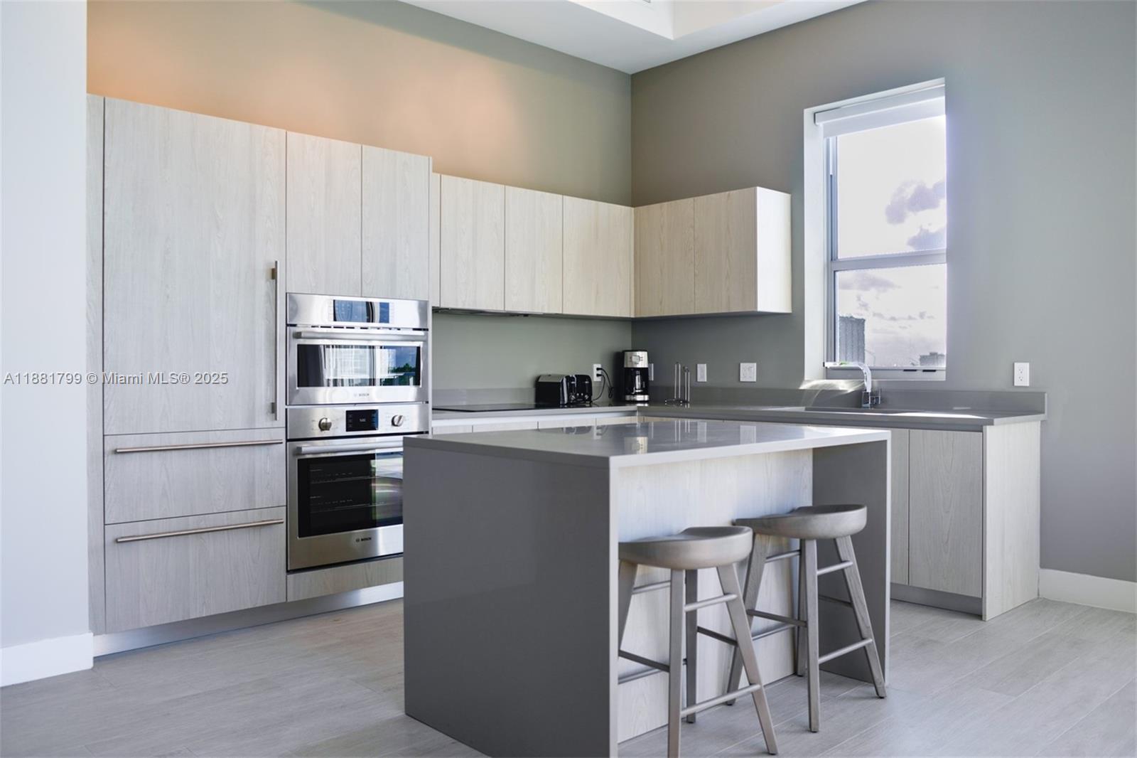 4010 SOUTH OCEAN - Residential