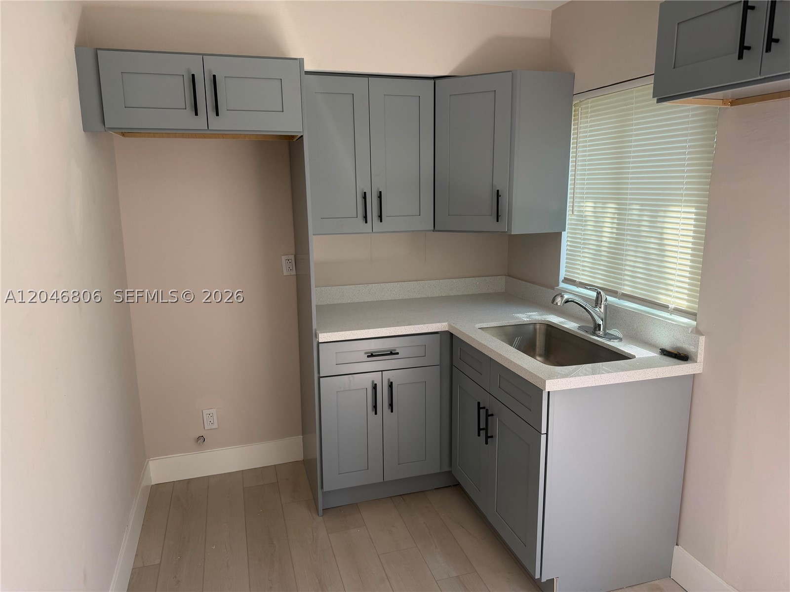 HOLLYWOOD PARK - Residential Lease