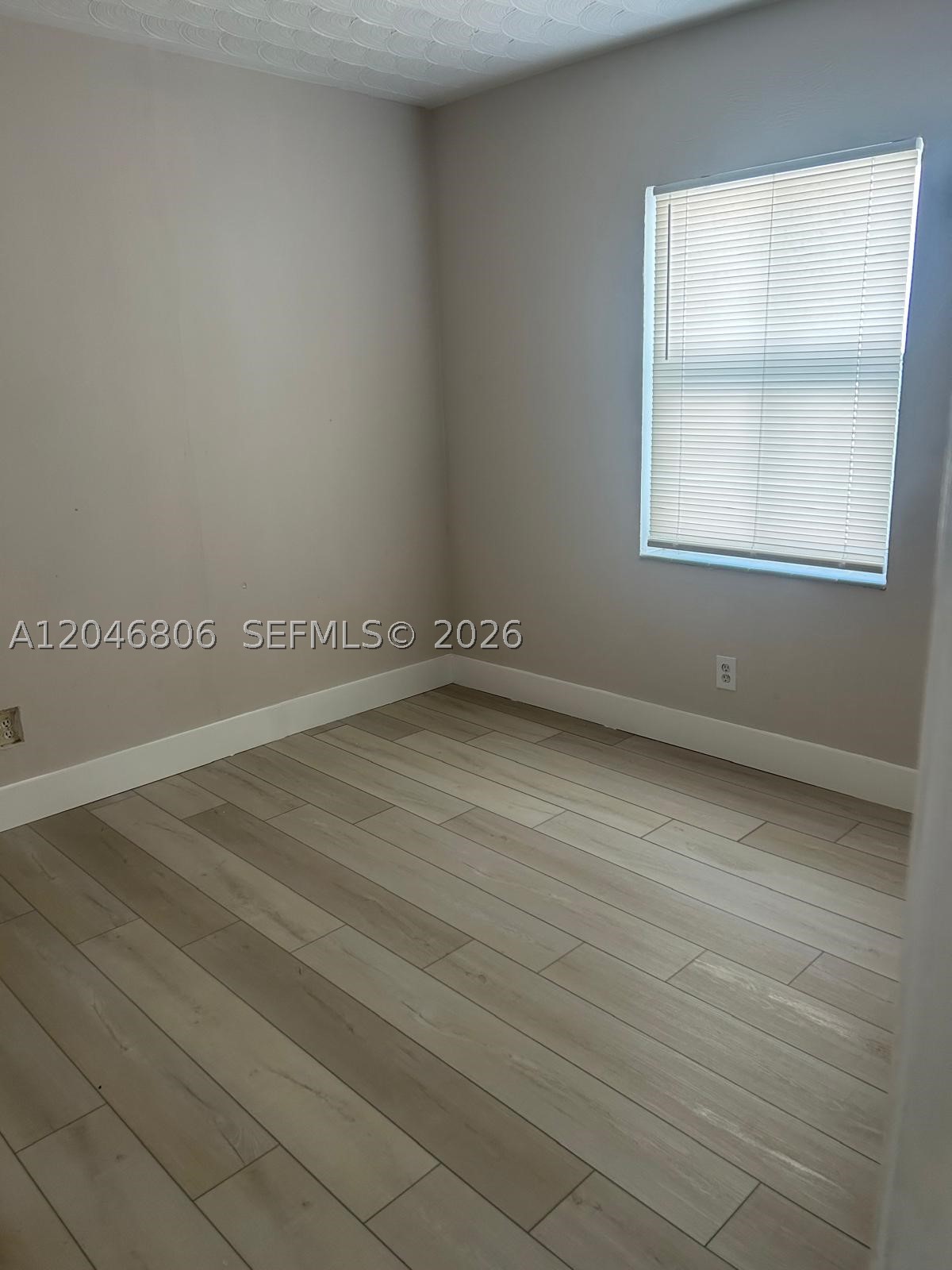 HOLLYWOOD PARK - Residential Lease