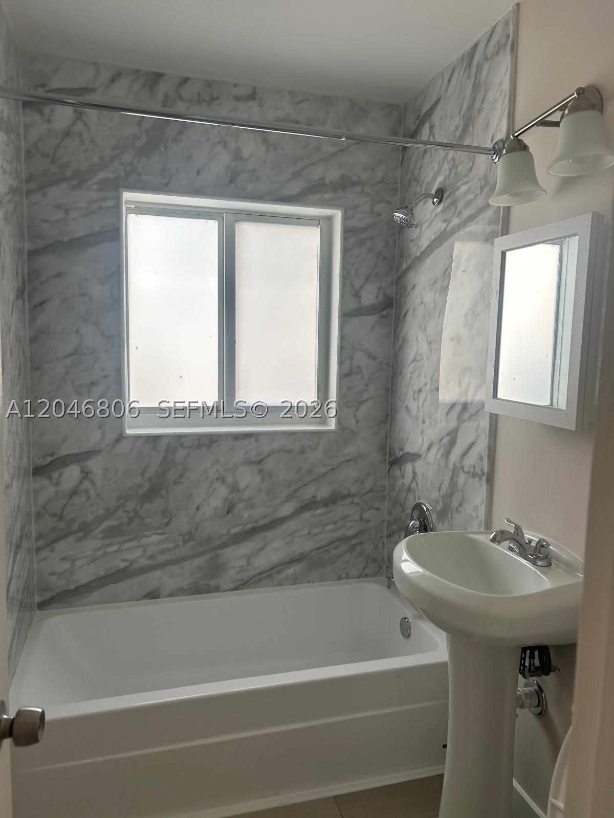HOLLYWOOD PARK - Residential Lease