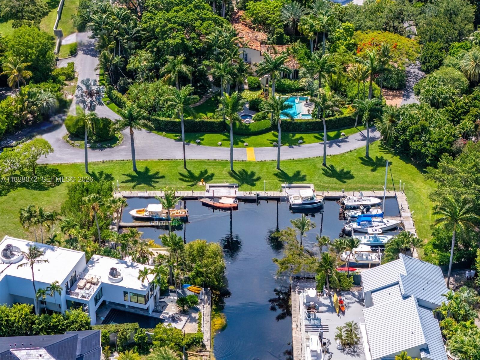 THE MOORINGS - Land
