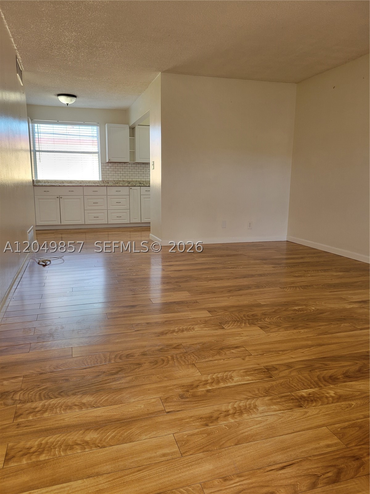 PARADISE GARDENS IV INC C - Residential Lease
