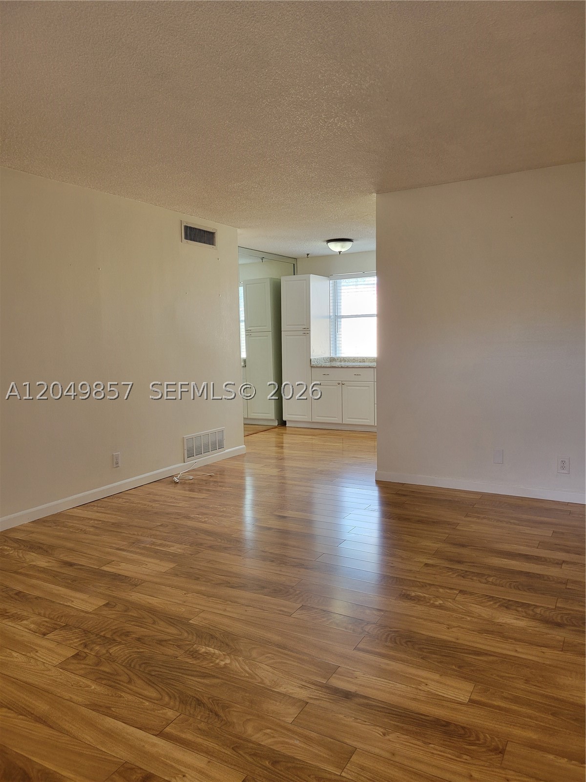 PARADISE GARDENS IV INC C - Residential Lease
