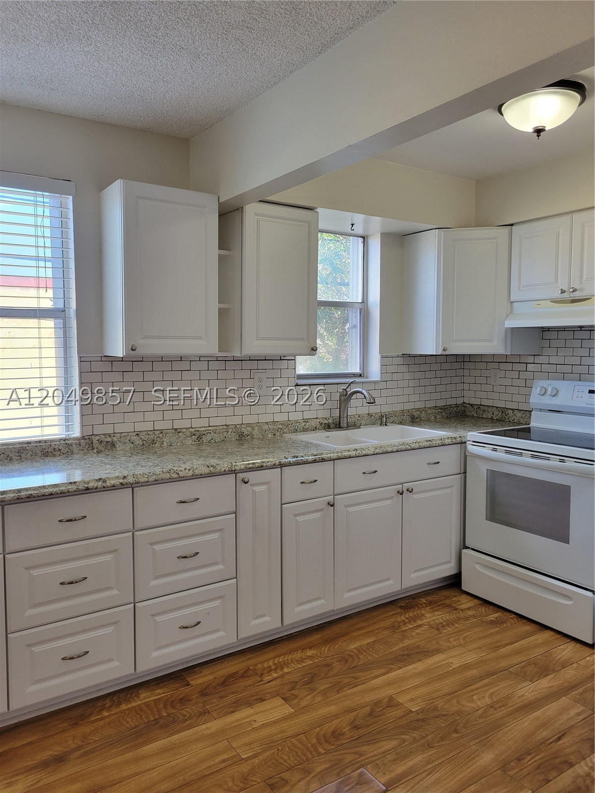 PARADISE GARDENS IV INC C - Residential Lease