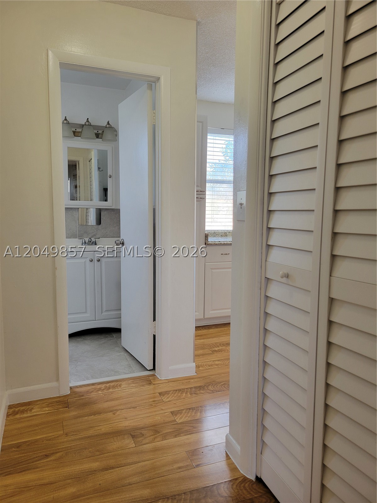 PARADISE GARDENS IV INC C - Residential Lease