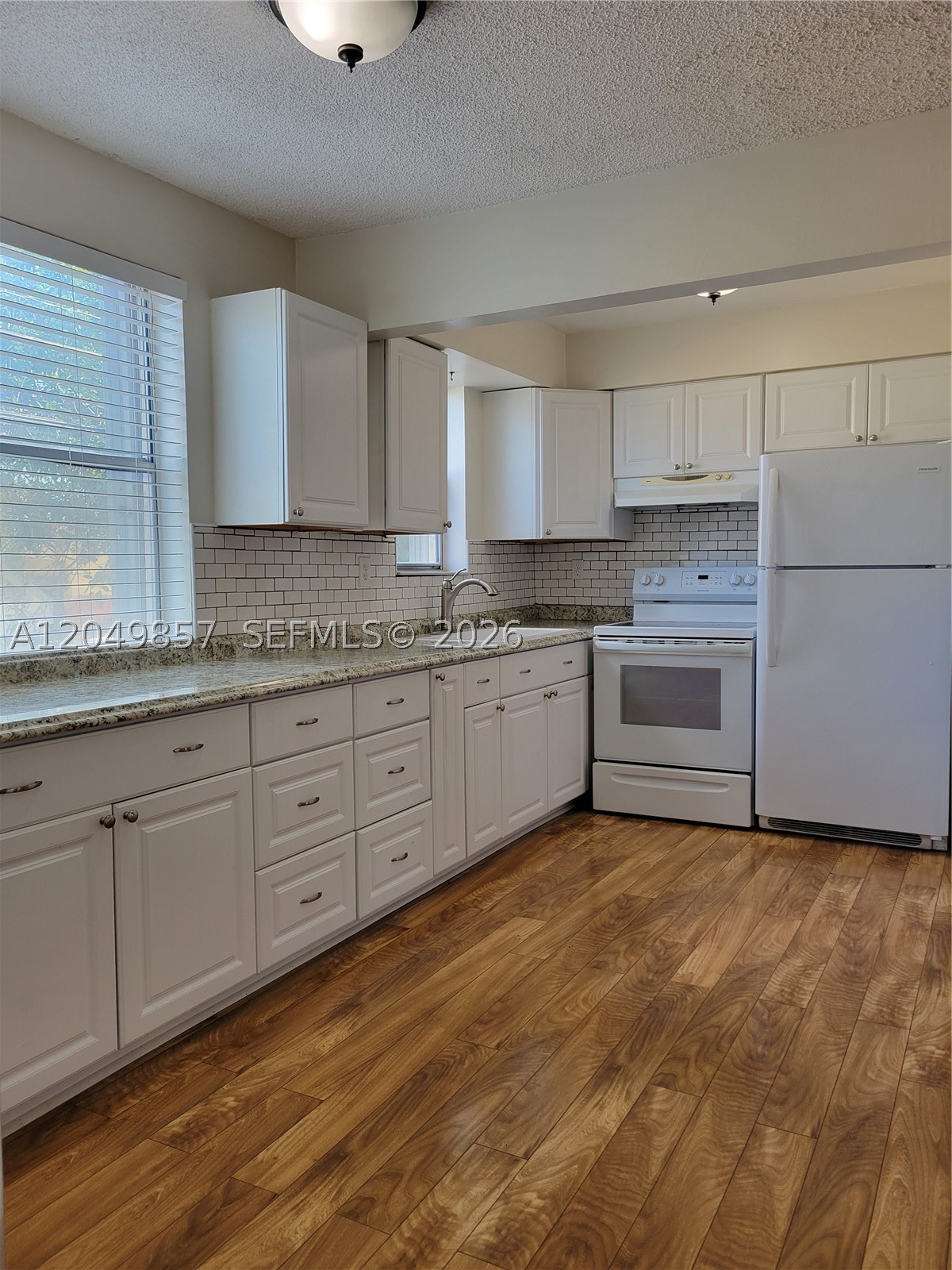 PARADISE GARDENS IV INC C - Residential Lease