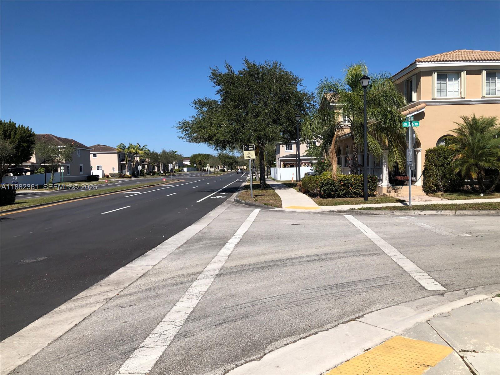 MANDARIN LAKES - Residential