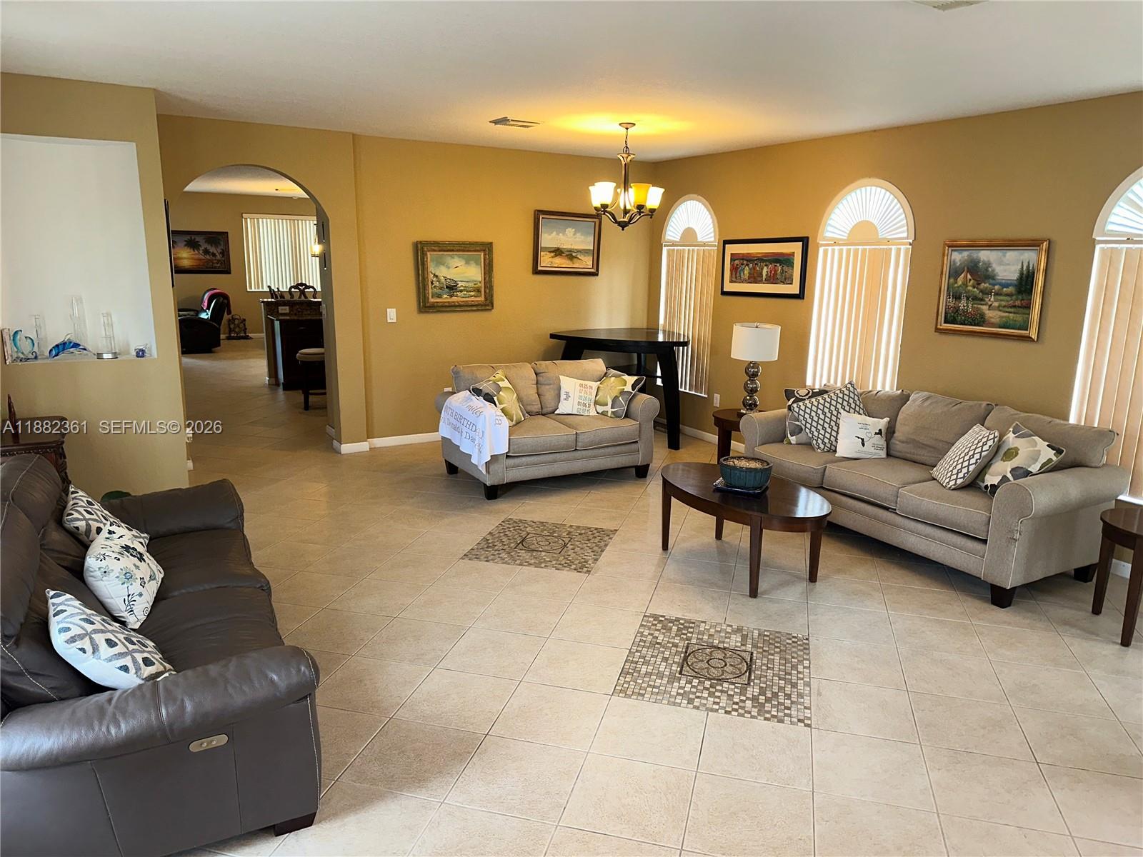 MANDARIN LAKES - Residential
