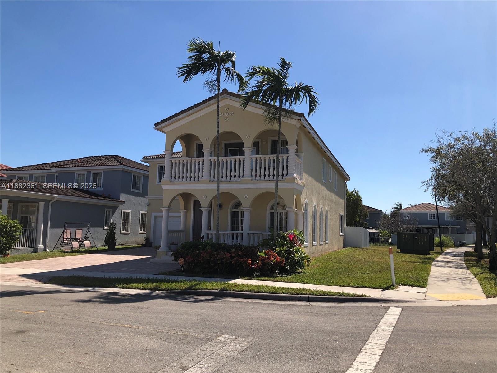 MANDARIN LAKES - Residential
